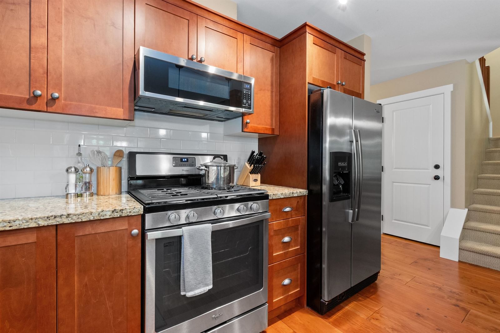 Listing Image 11