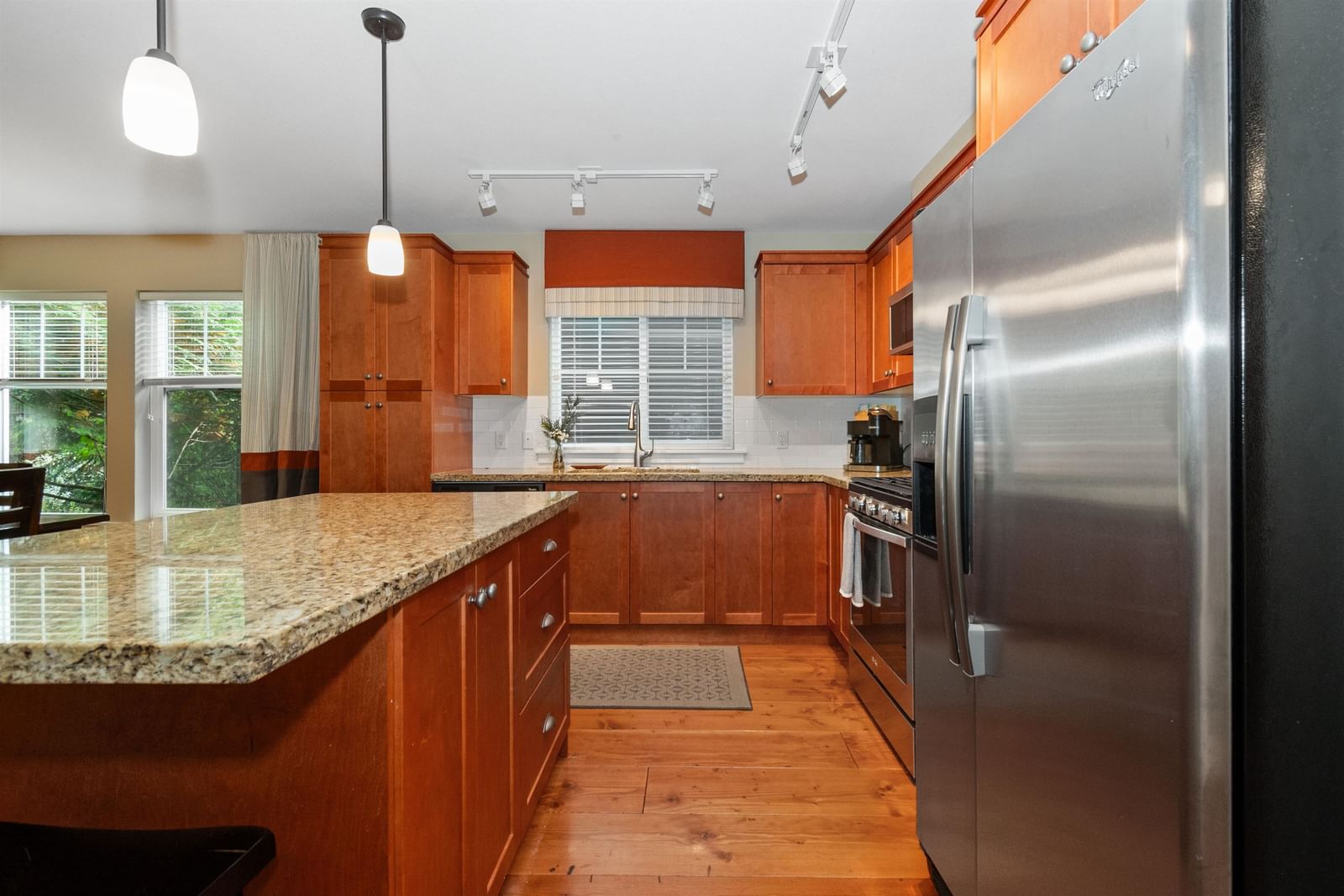 Listing Image 9