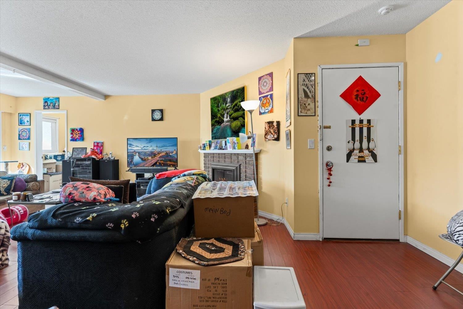 Listing Image 6