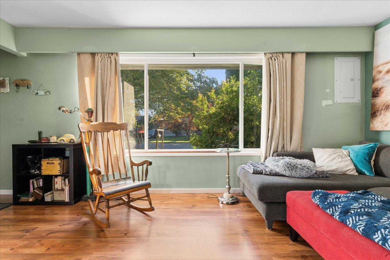 Listing Image 10