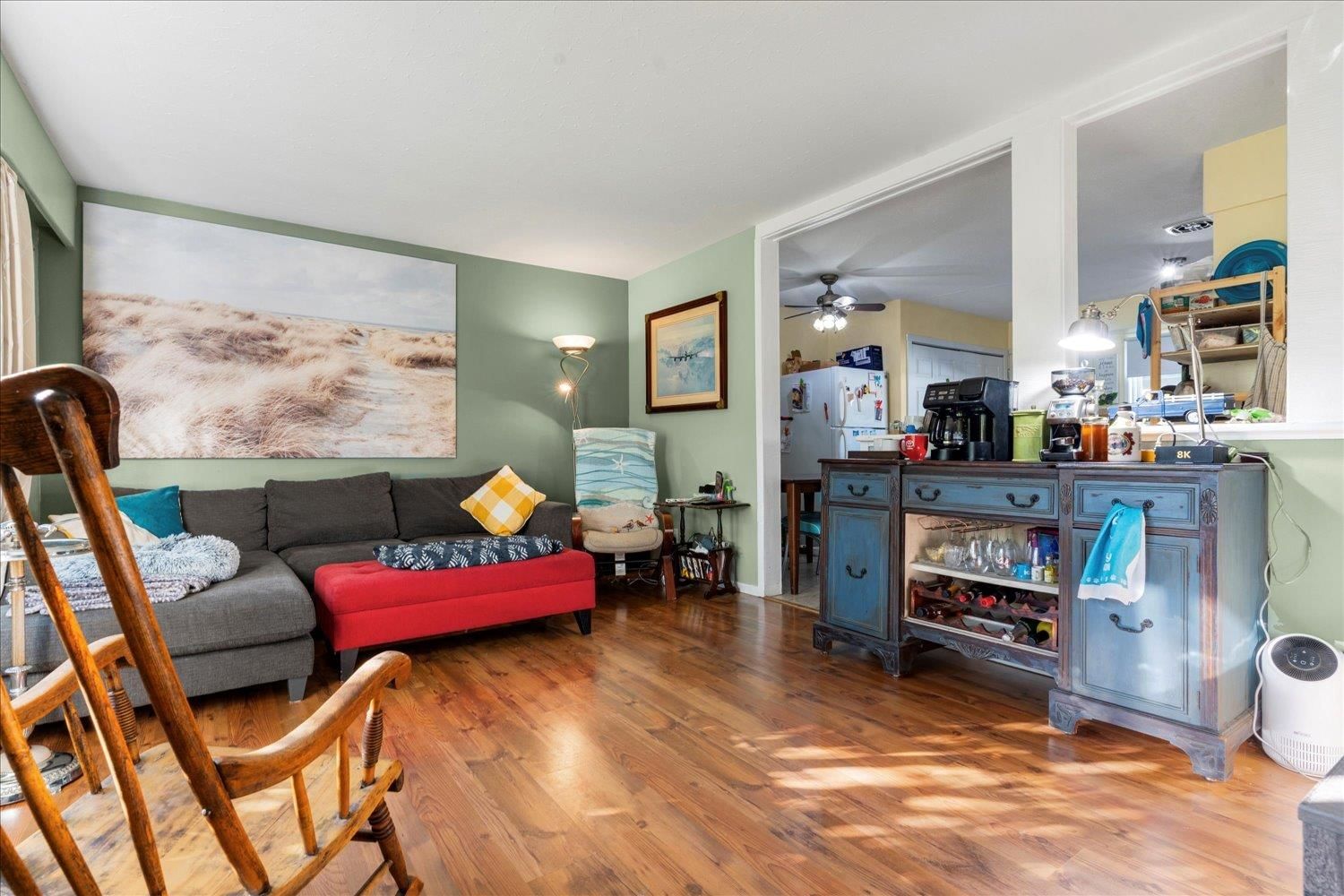 Listing Image 8