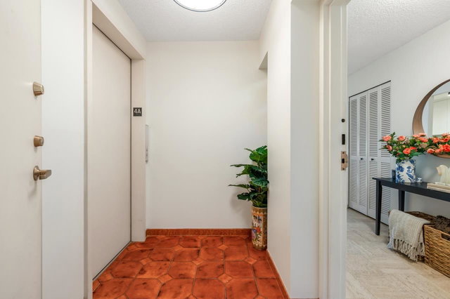 4A - 1568 12th Avenue W