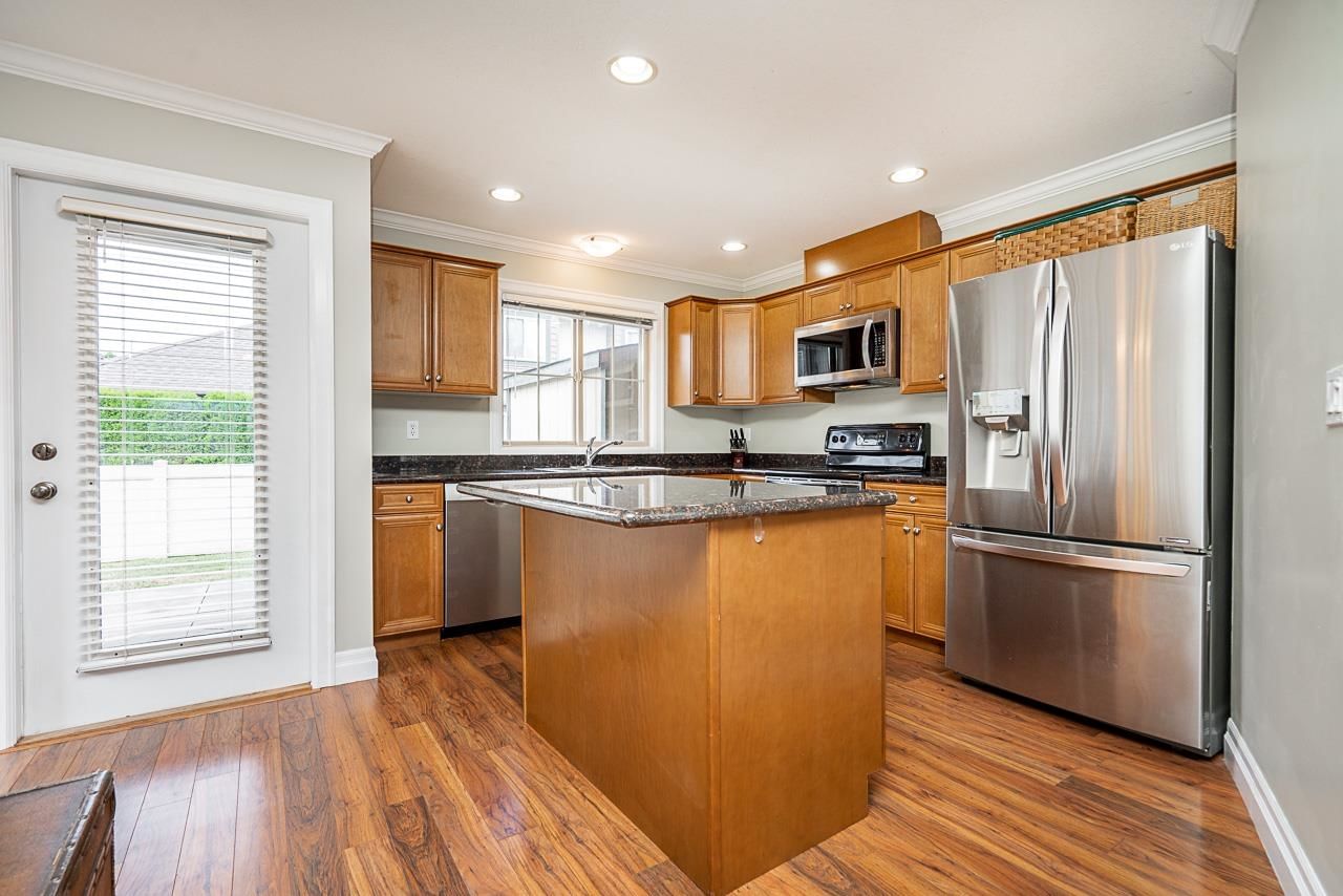 Listing Image 11
