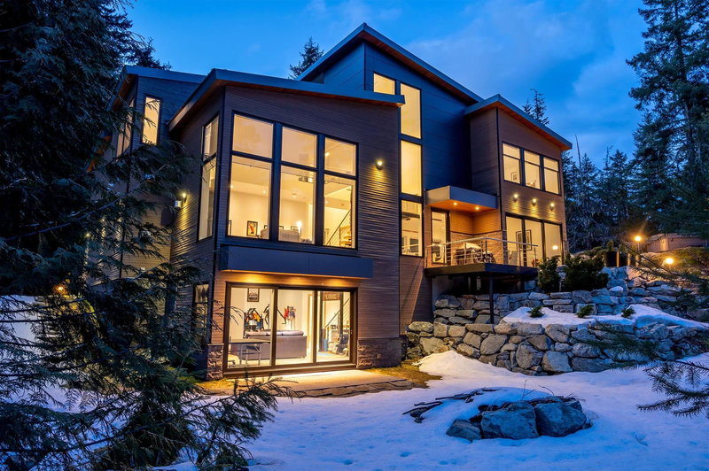 5221 Jordan Lane, Whistler, British Columbia