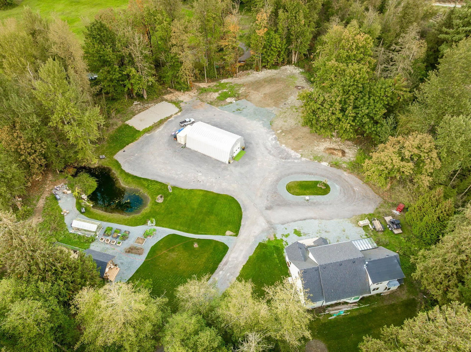 Listing Image 11