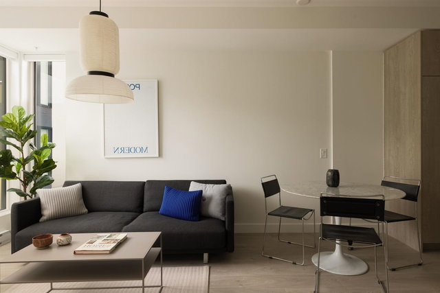 209 - 322 15th Avenue E