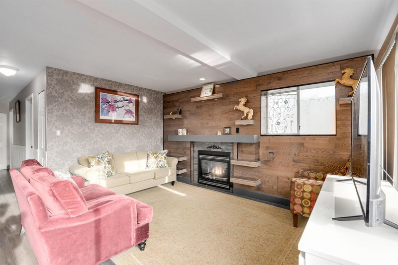 15173 Royal Avenue, White Rock, V4B 1M2 | Image 3