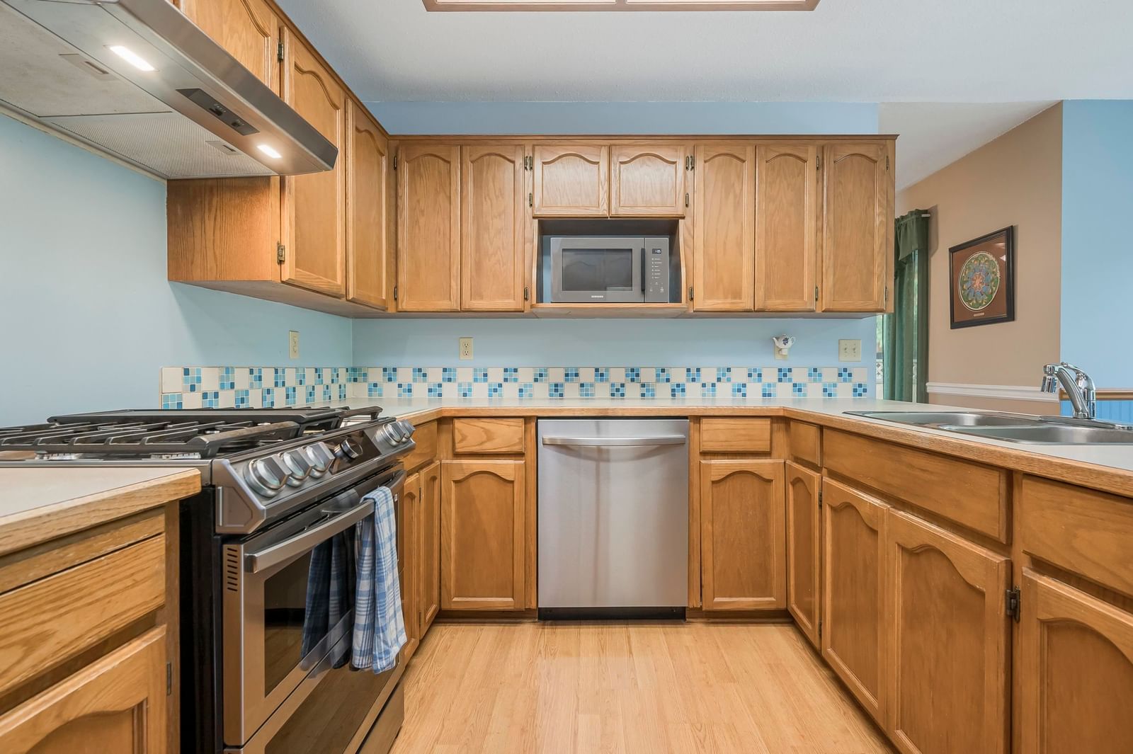 Listing Image 11