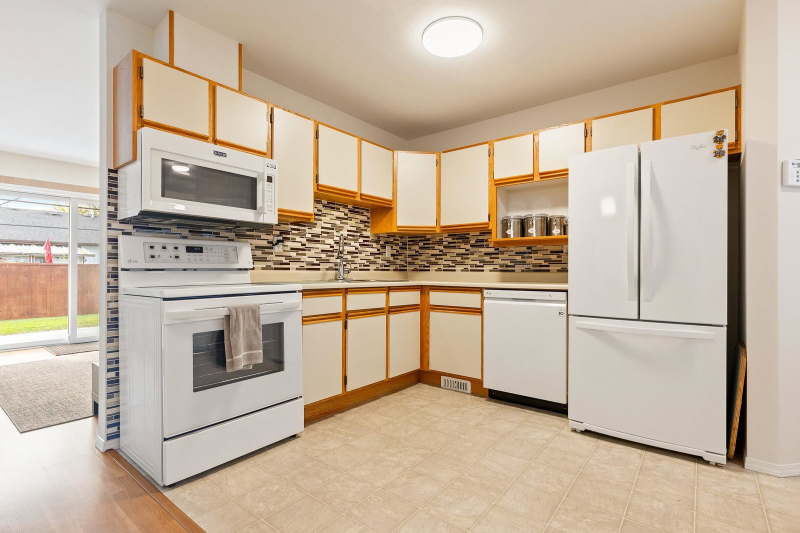Listing Image 5