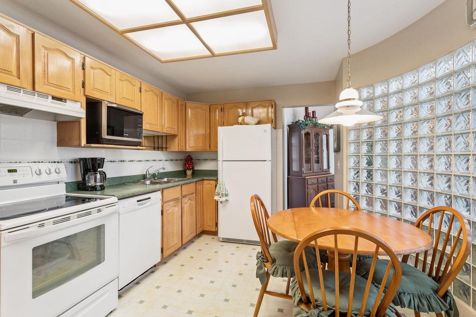 Listing Image 9