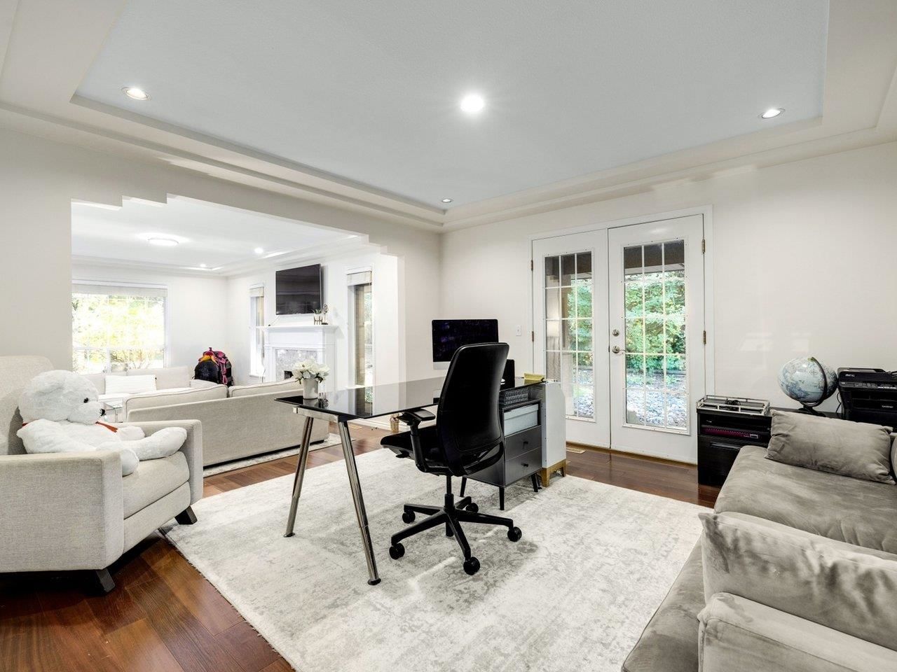 Listing Image 8