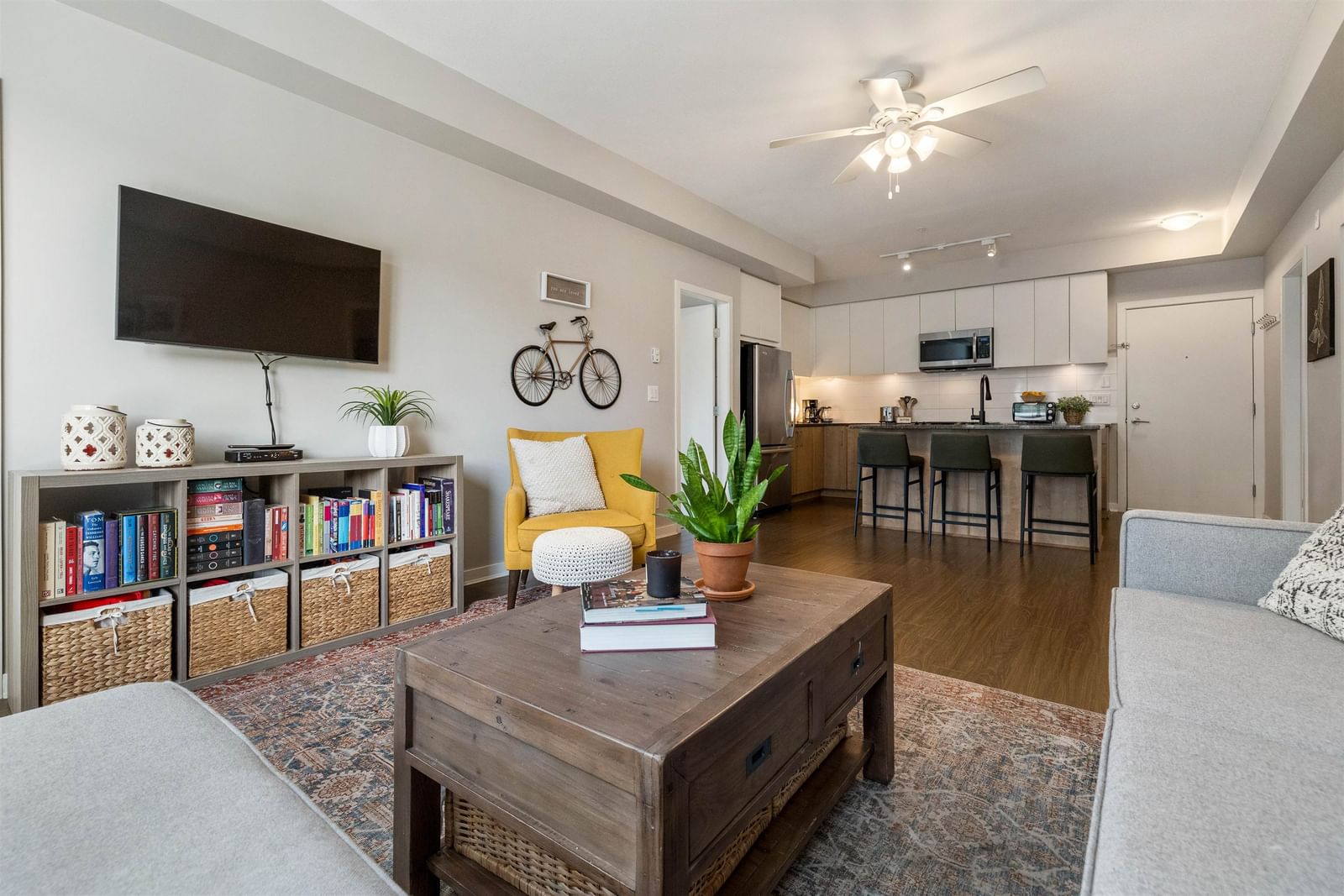 Listing Image 10