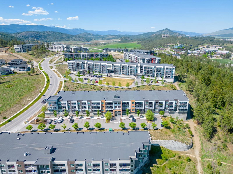 203 - 725 Academy Way, No City Value, V1V 0B4 | Image 2