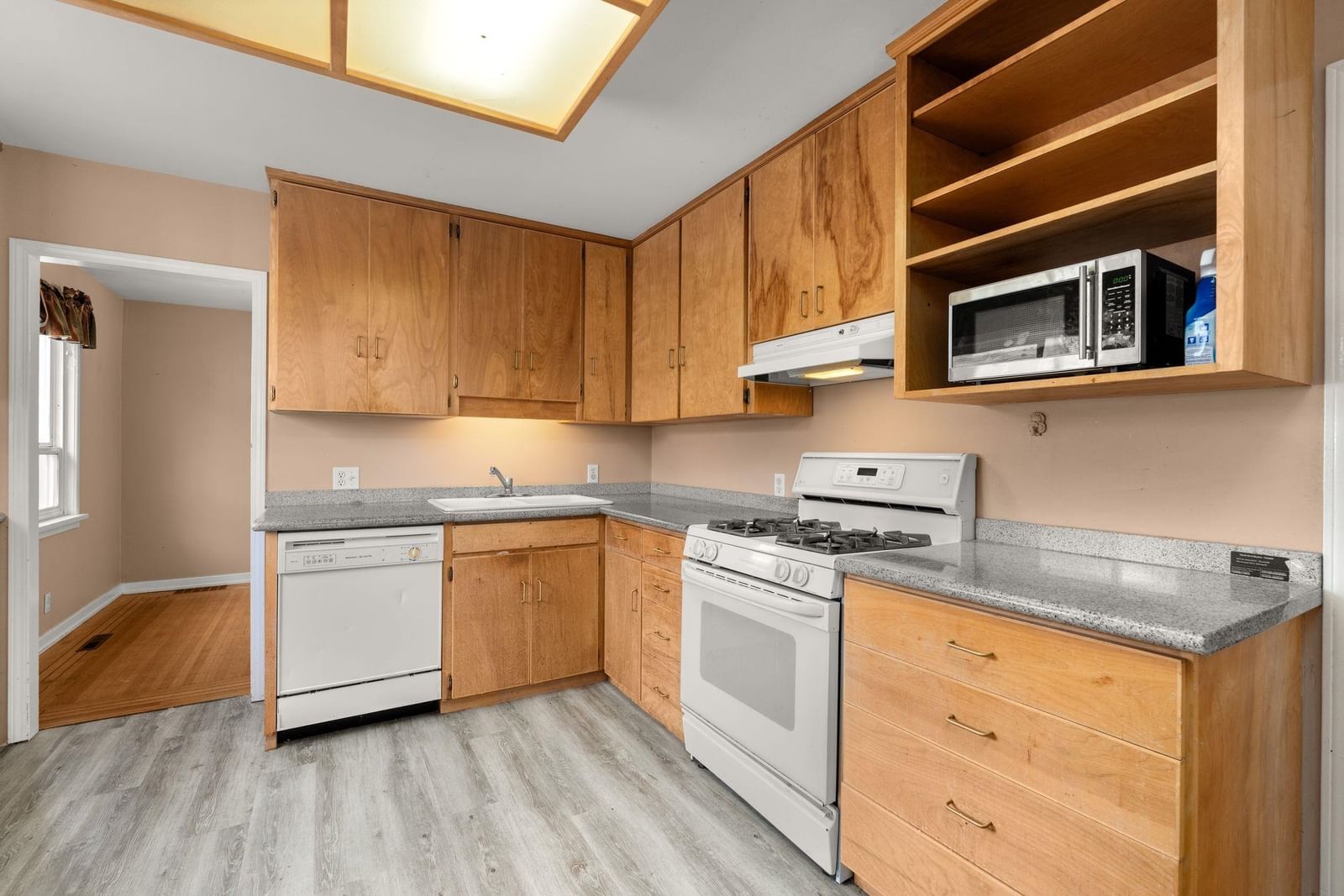 Listing Image 13