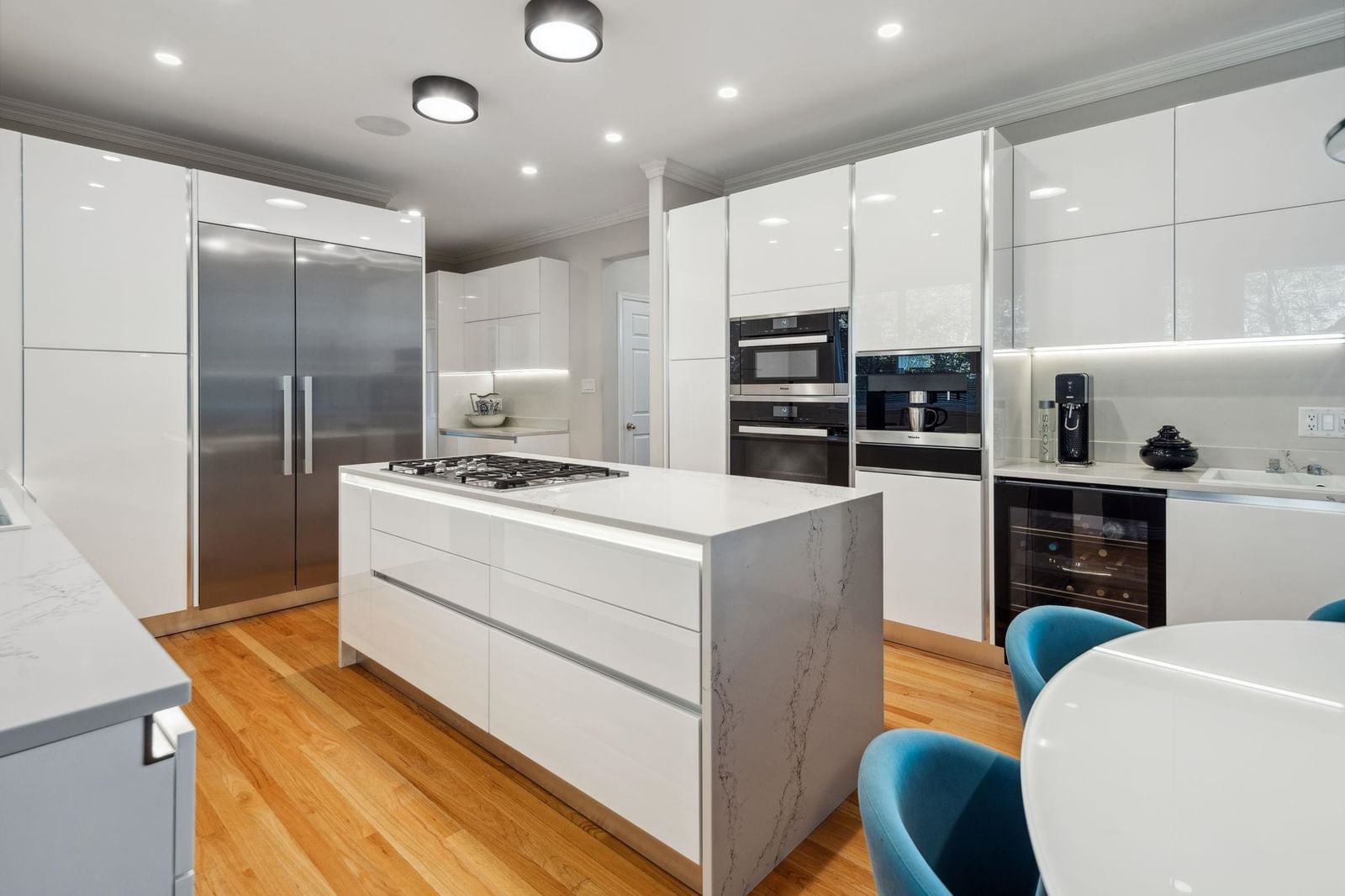 Listing Image 10
