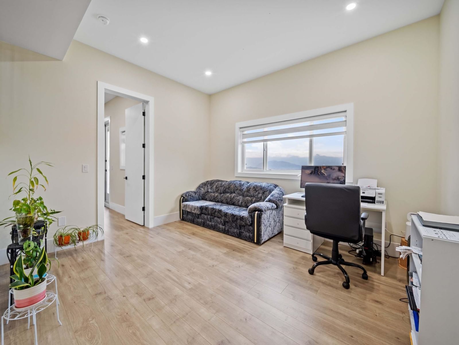 Listing Image 18