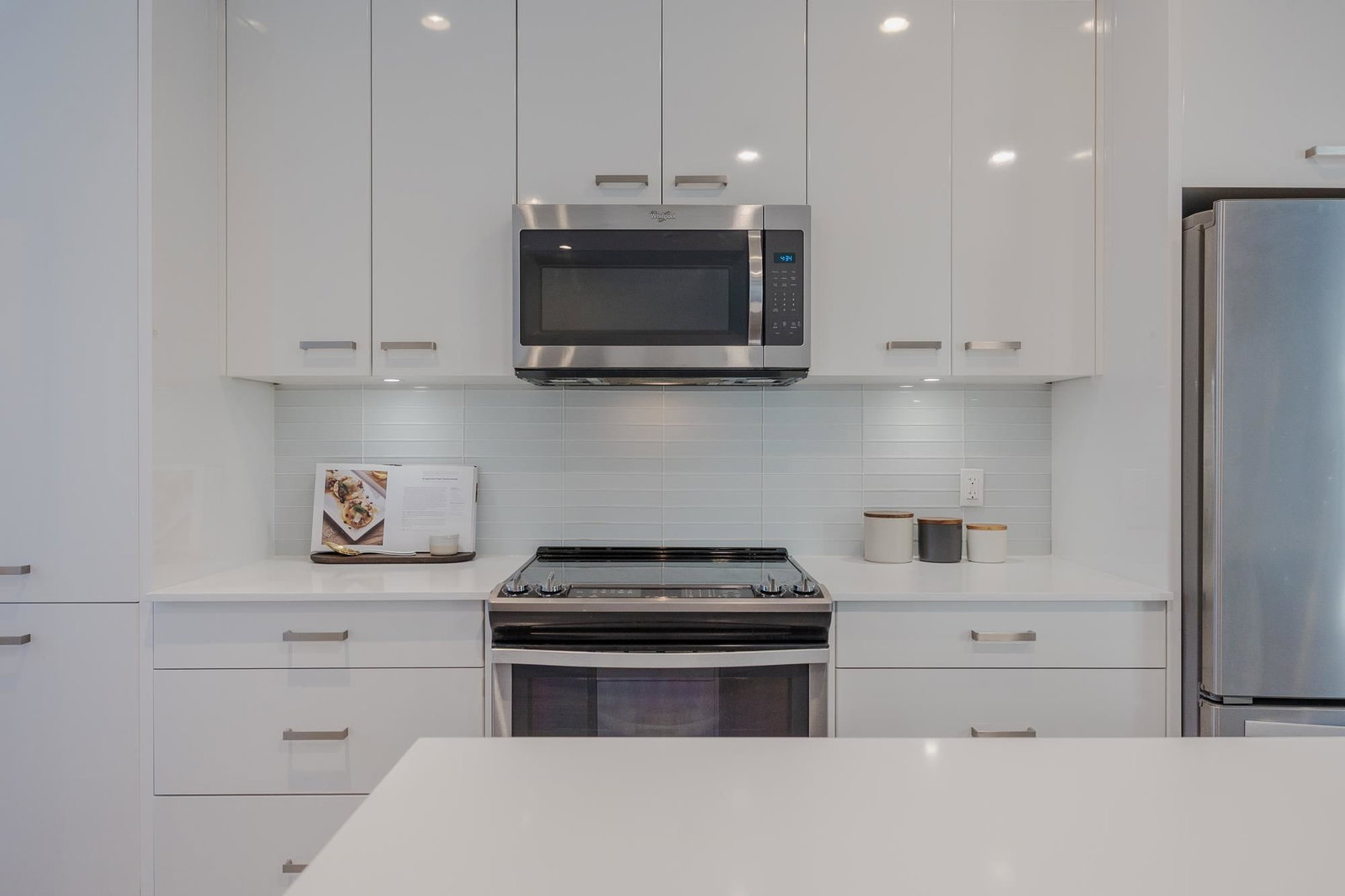 Listing Image 8