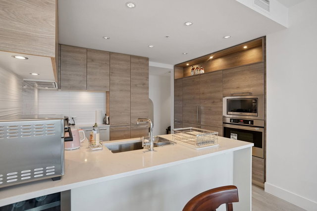 1411 - 7358 Edmonds Street