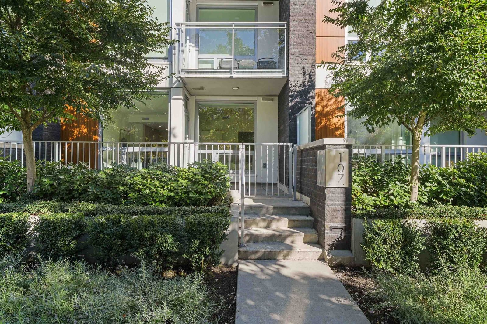 Listing Image 23
