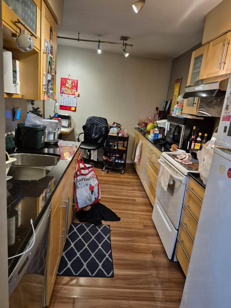 208 - 9847 Manchester Drive, Burnaby, V3N 4P4 | Image 3