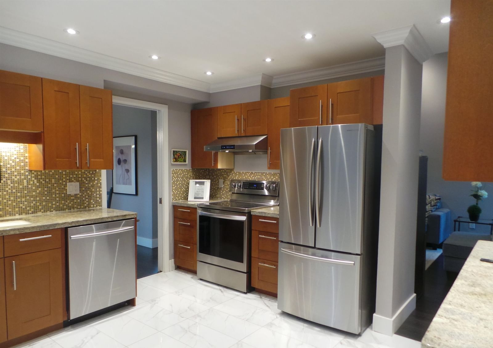Listing Image 11
