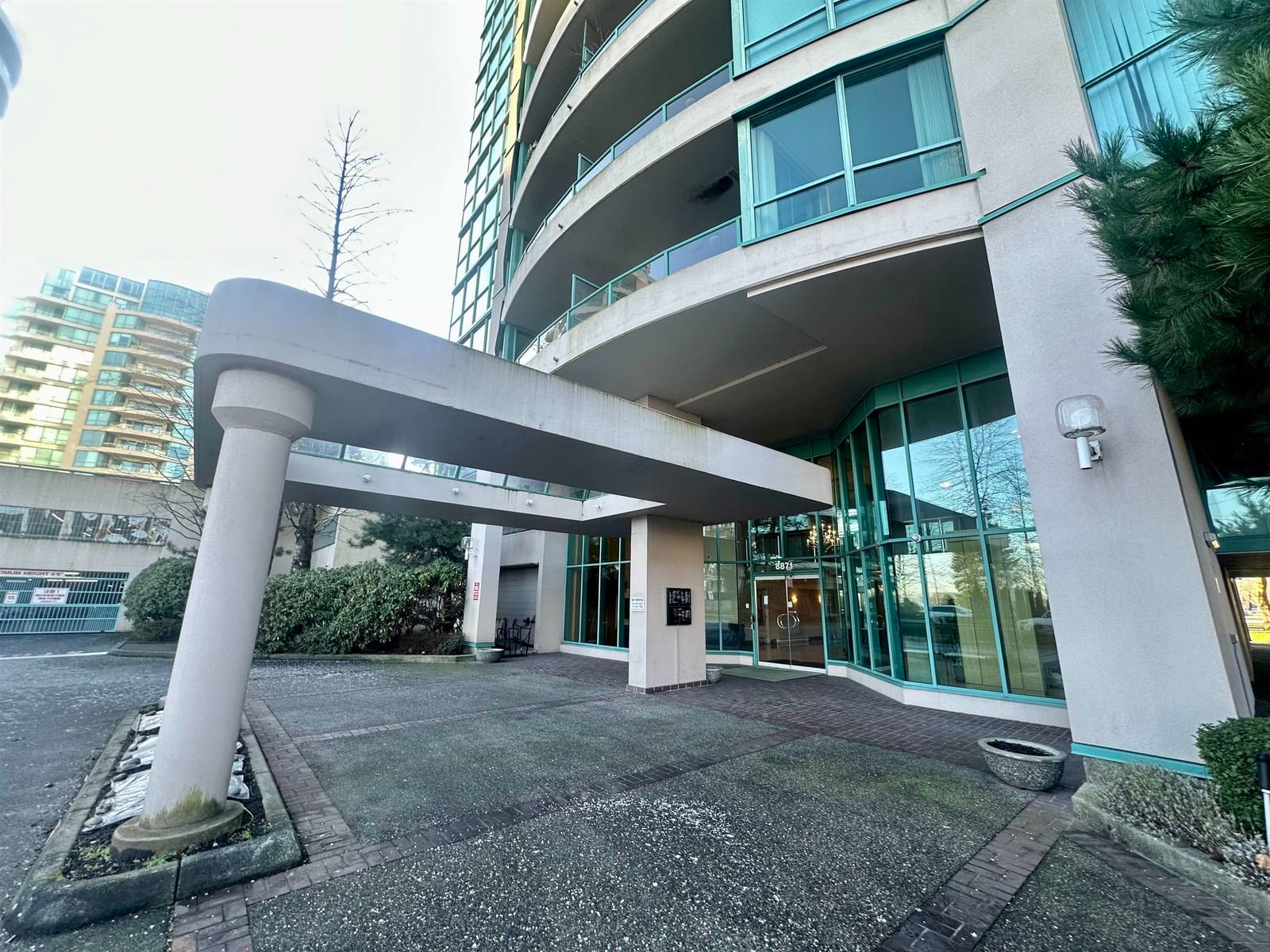 Listing Image 3