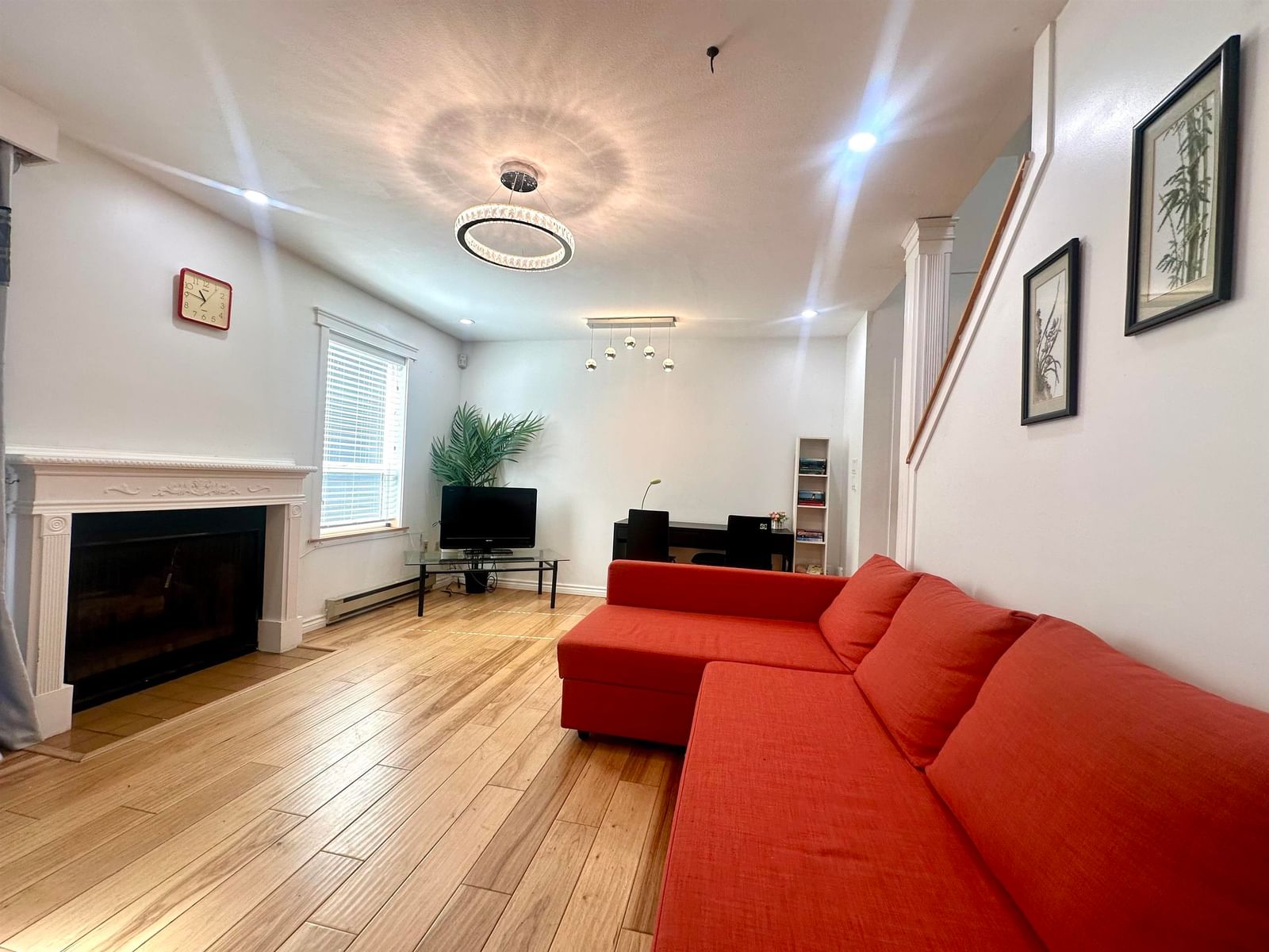 Listing Image 10