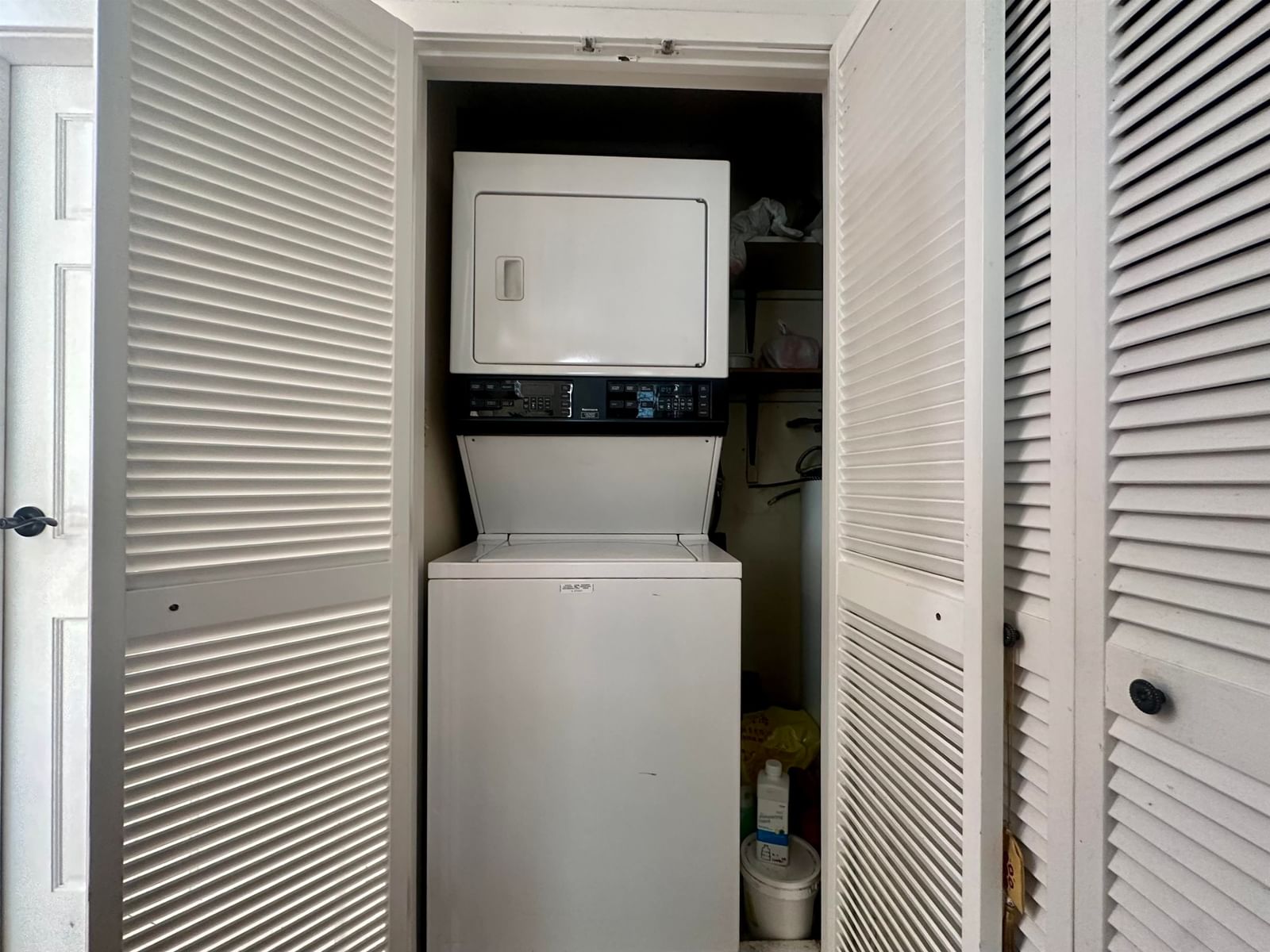 Listing Image 18