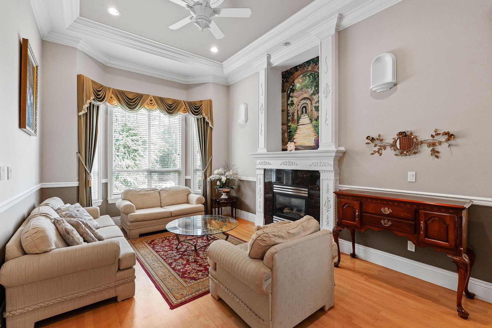 Listing Image 5