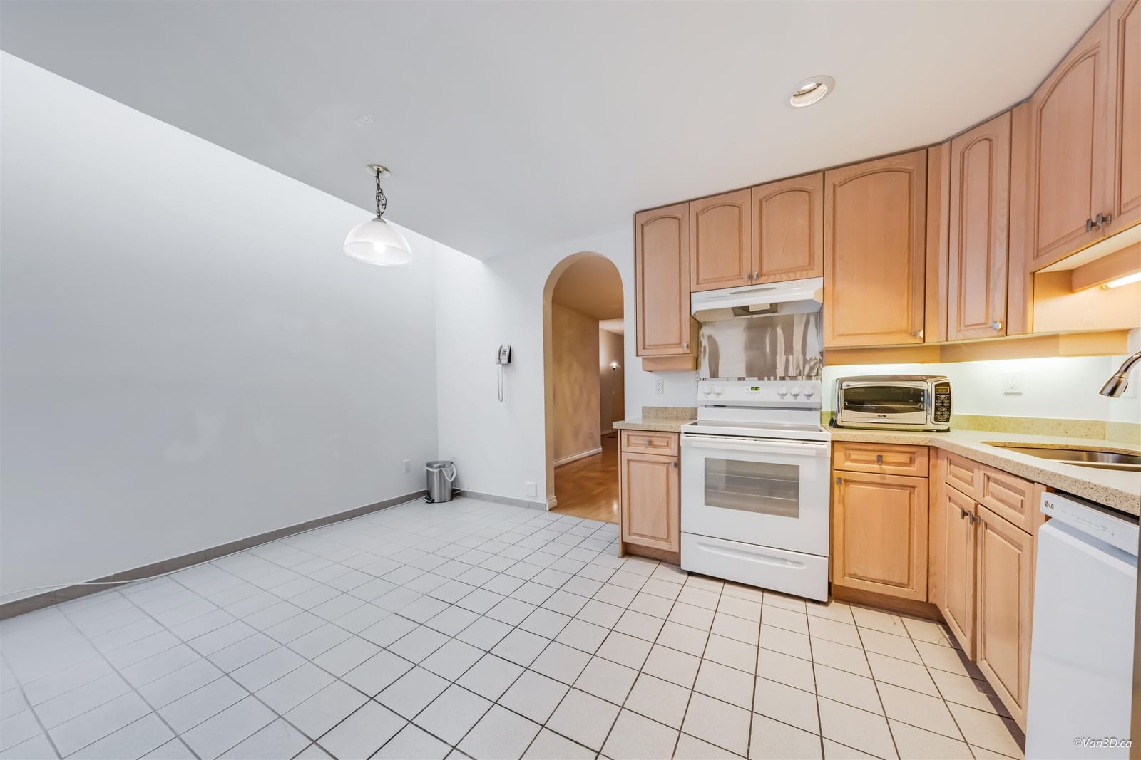 Listing Image 14
