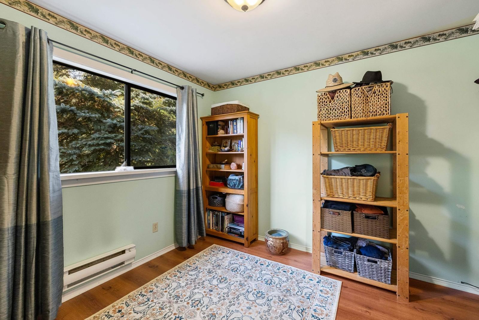 Listing Image 11