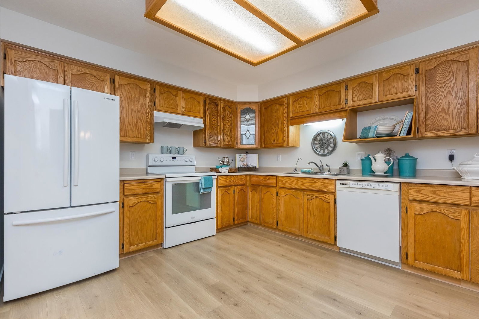 Listing Image 7