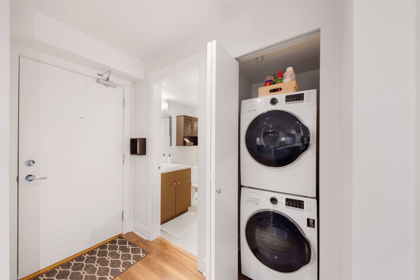 Listing Image 6