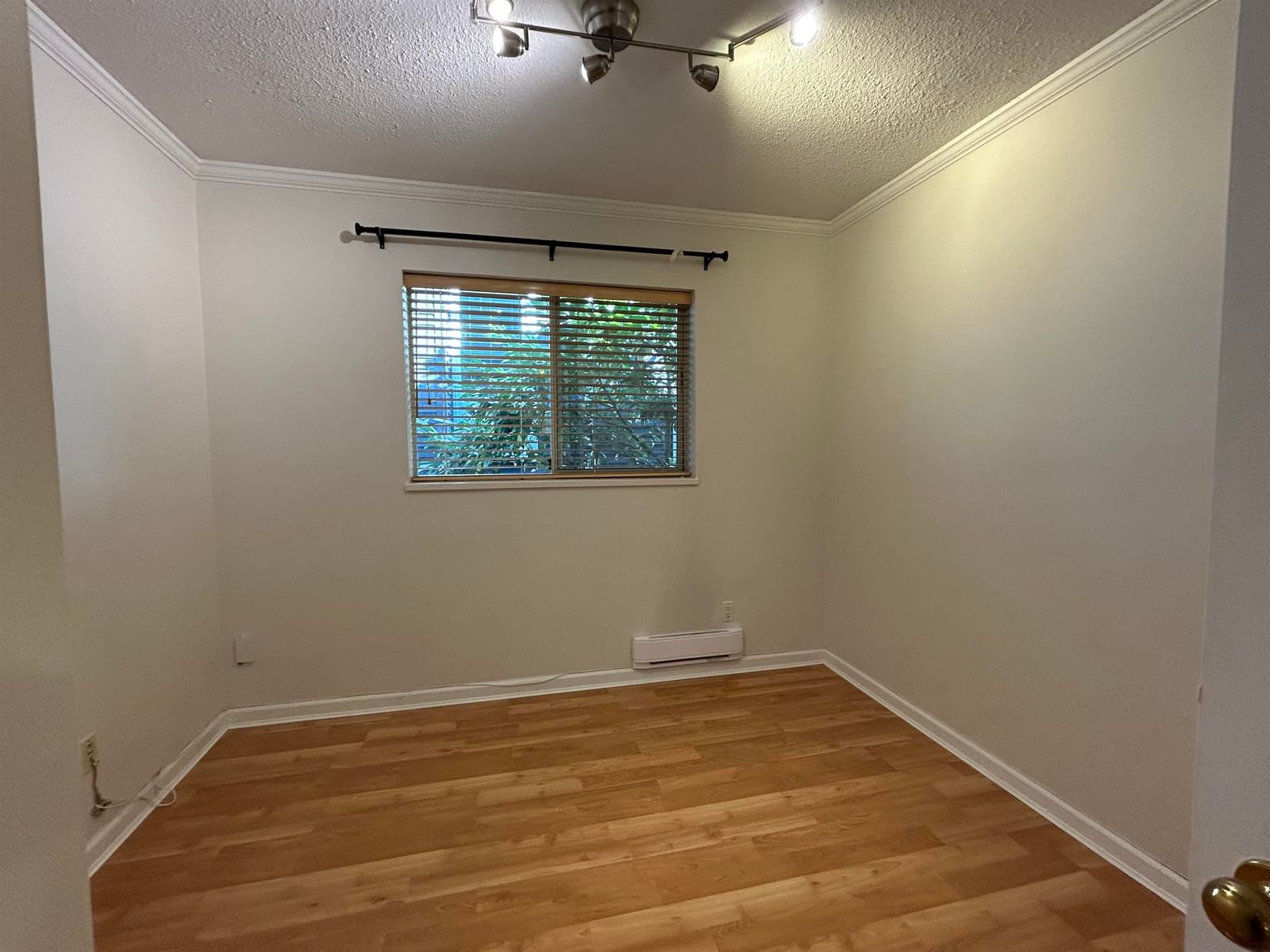 Listing Image 26