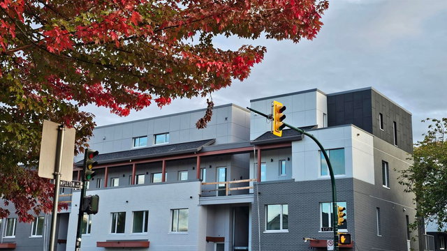 316 - 2250 1st Avenue E