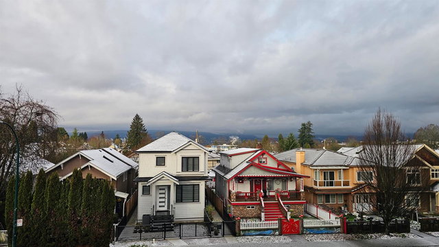 316 - 2250 1st Avenue E