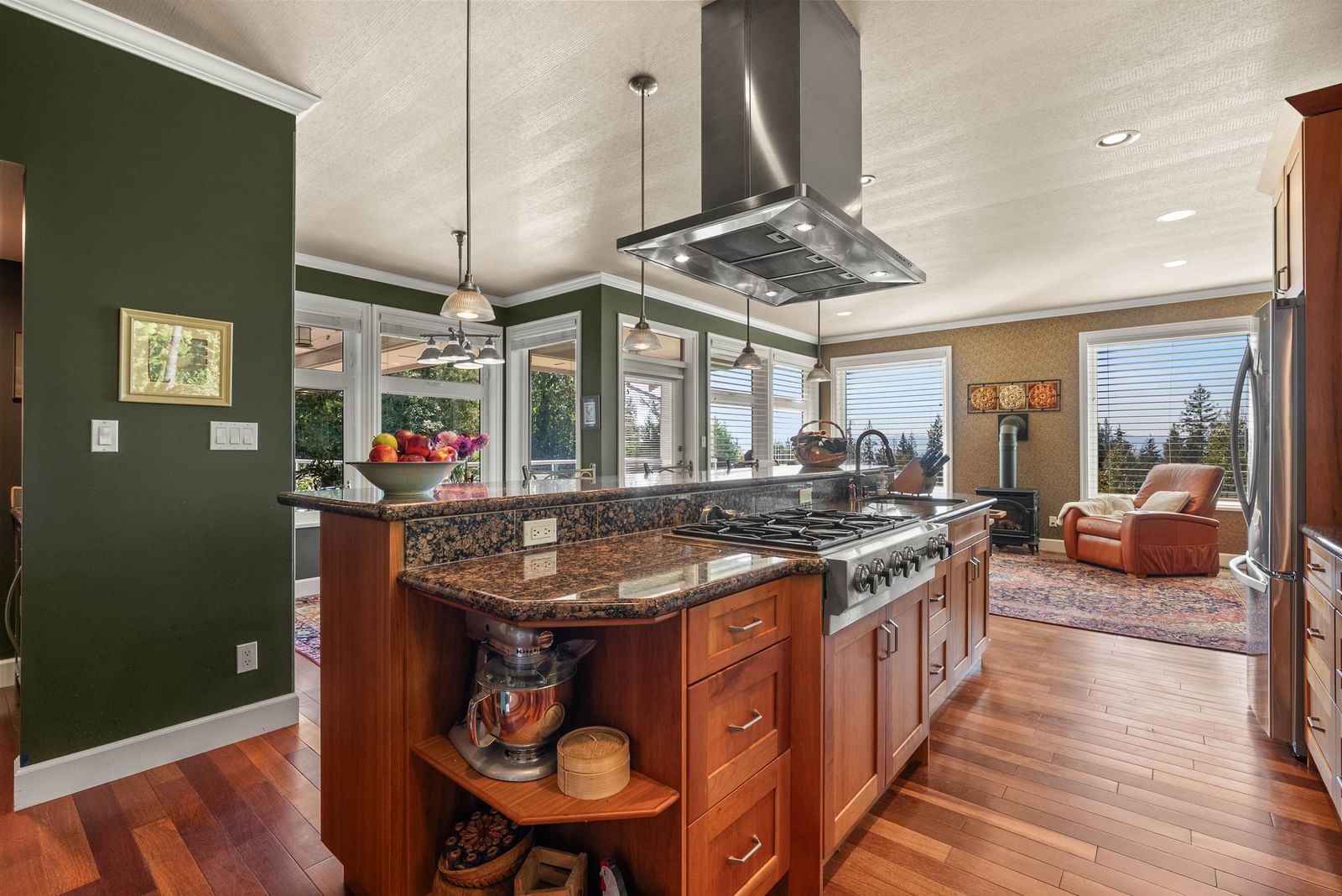 Listing Image 10
