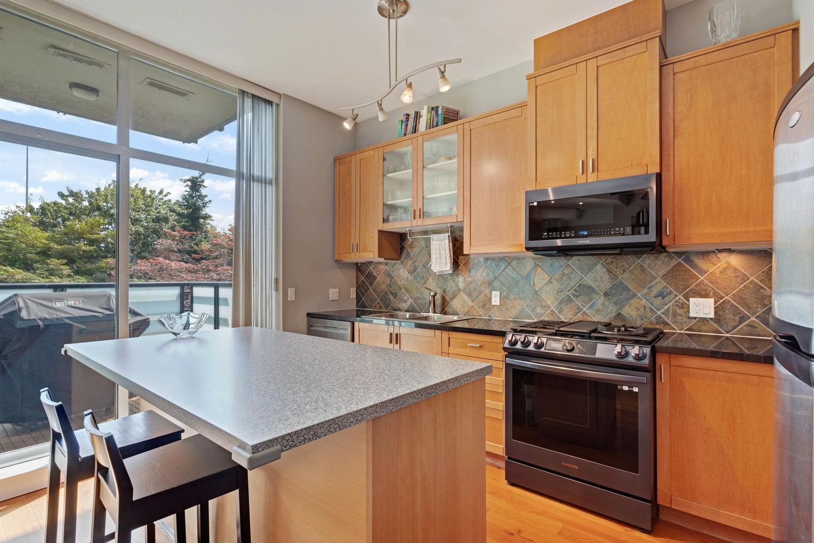 Listing Image 9
