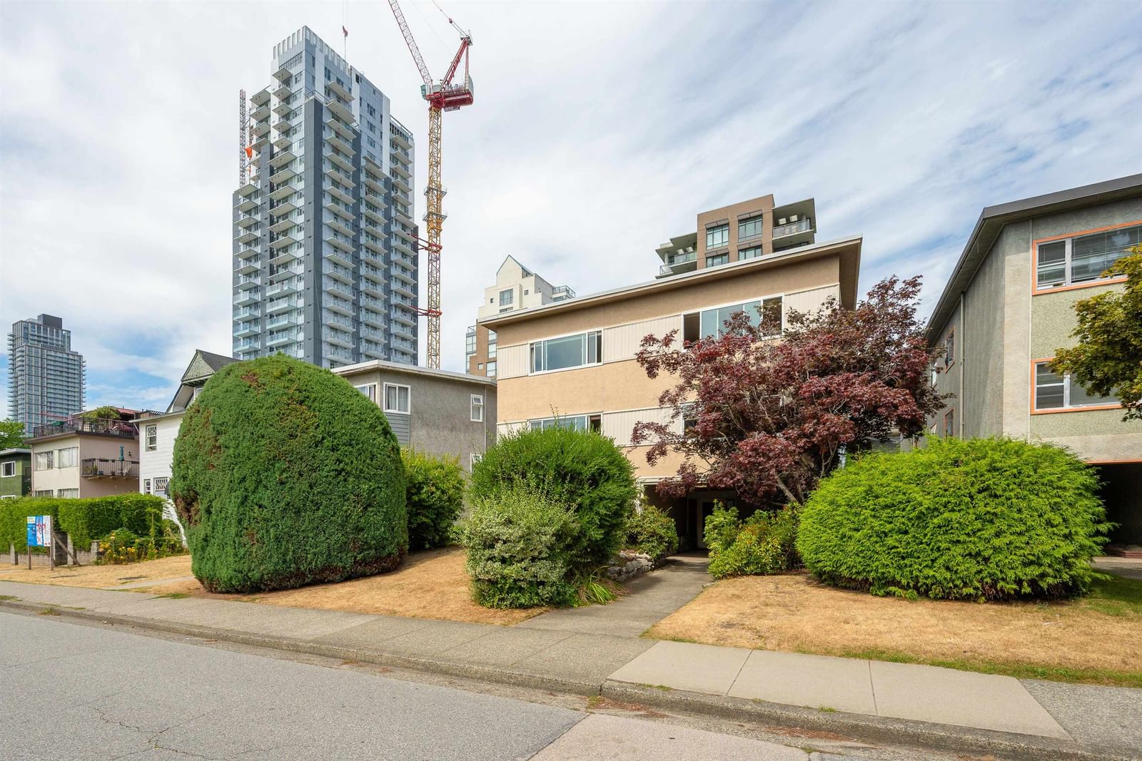 Listing Image 6