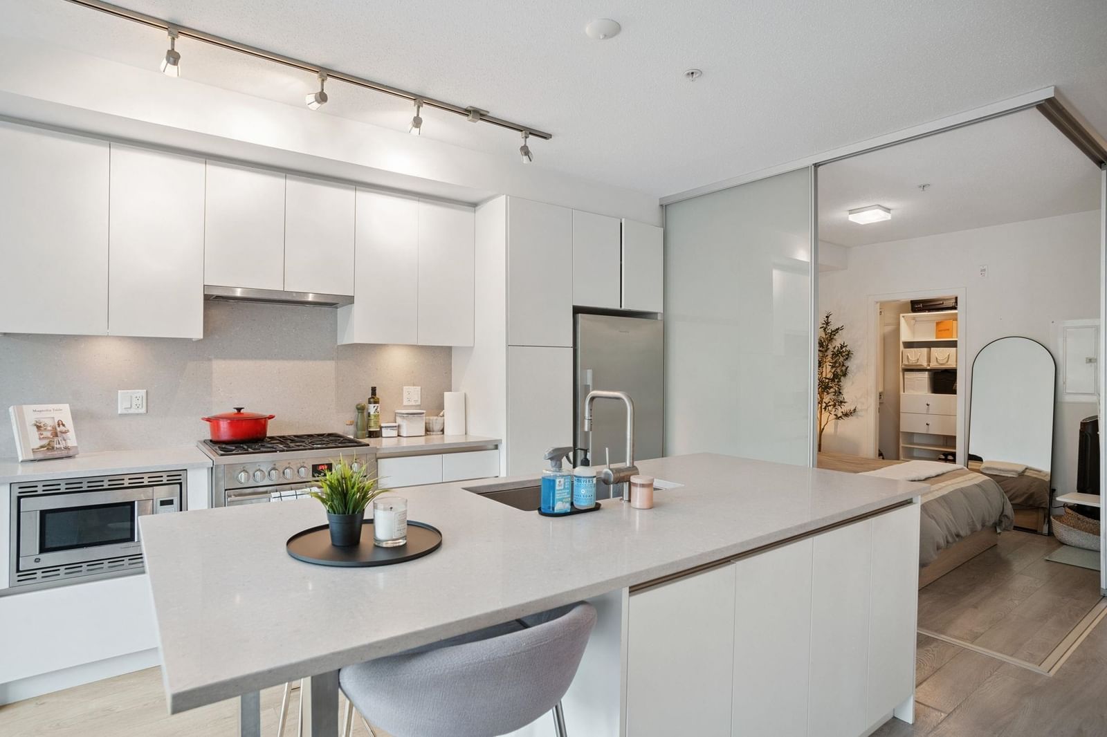 Listing Image 14
