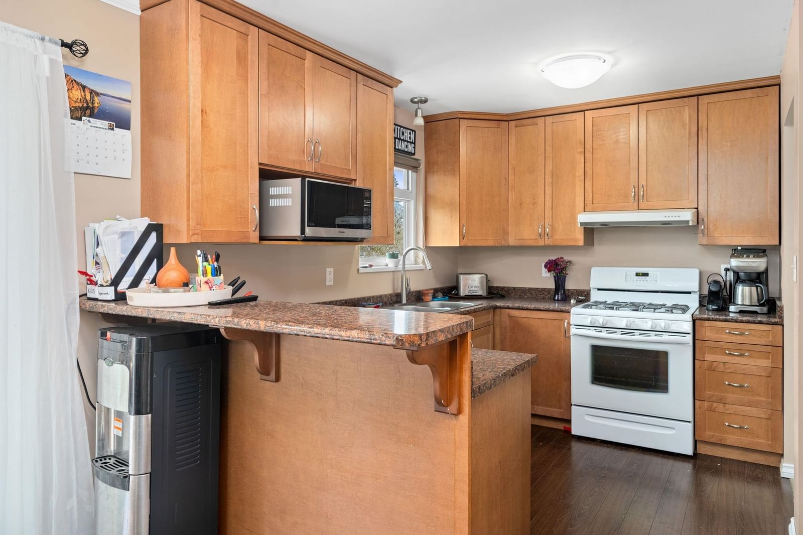 Listing Image 11