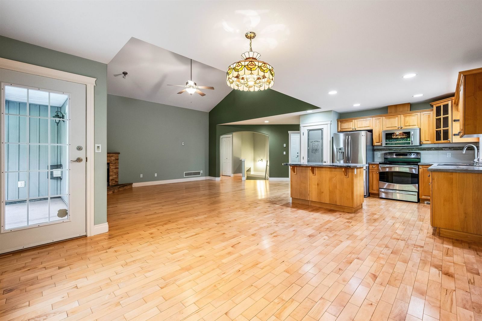 Listing Image 22