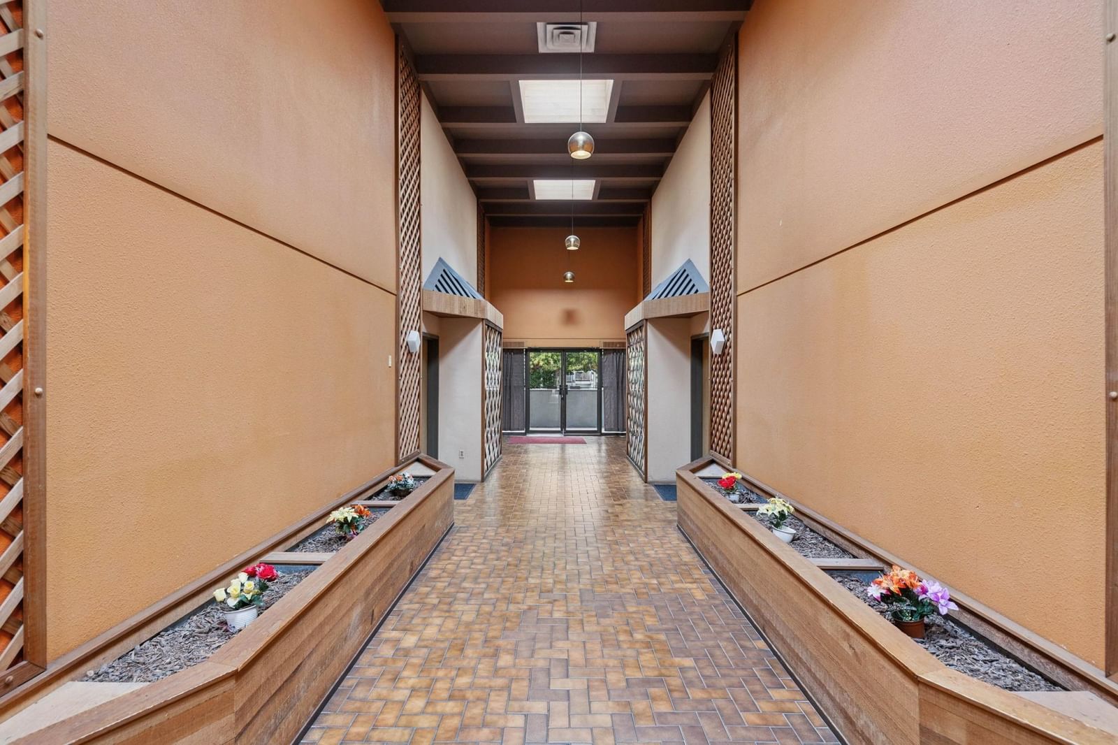 Listing Image 26