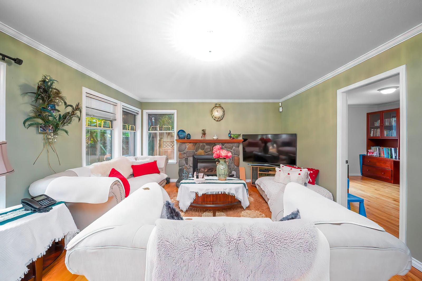 Listing Image 12