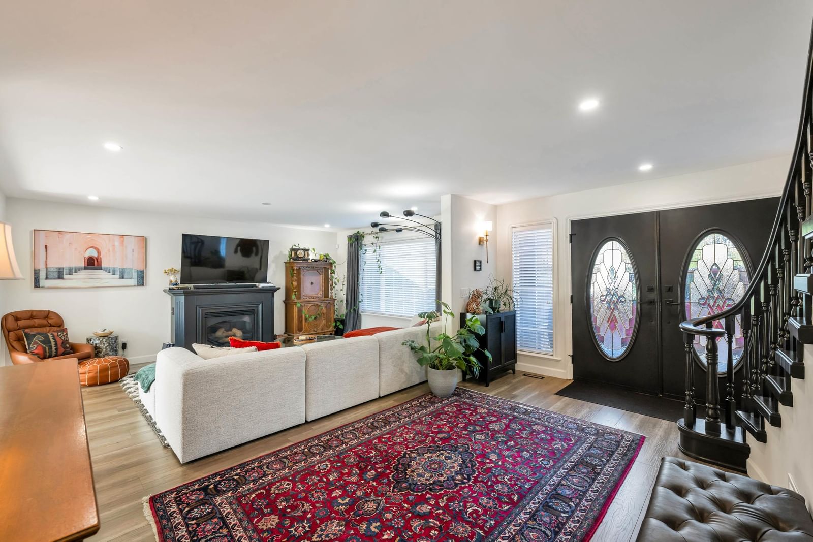 Listing Image 5
