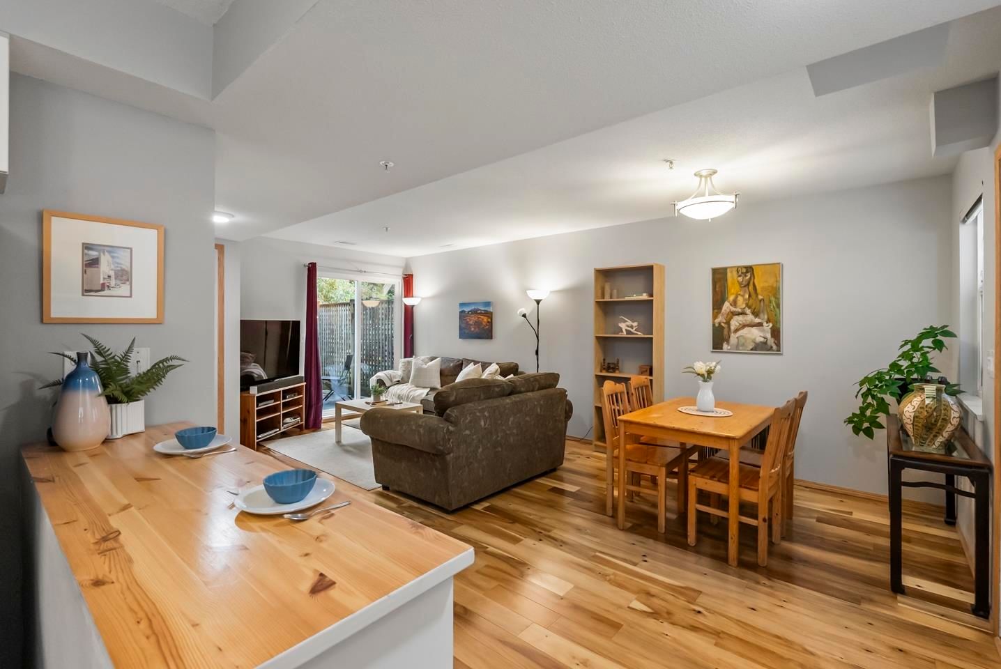 Listing Image 5
