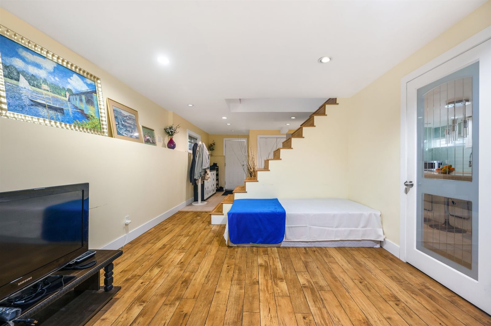 Listing Image 16