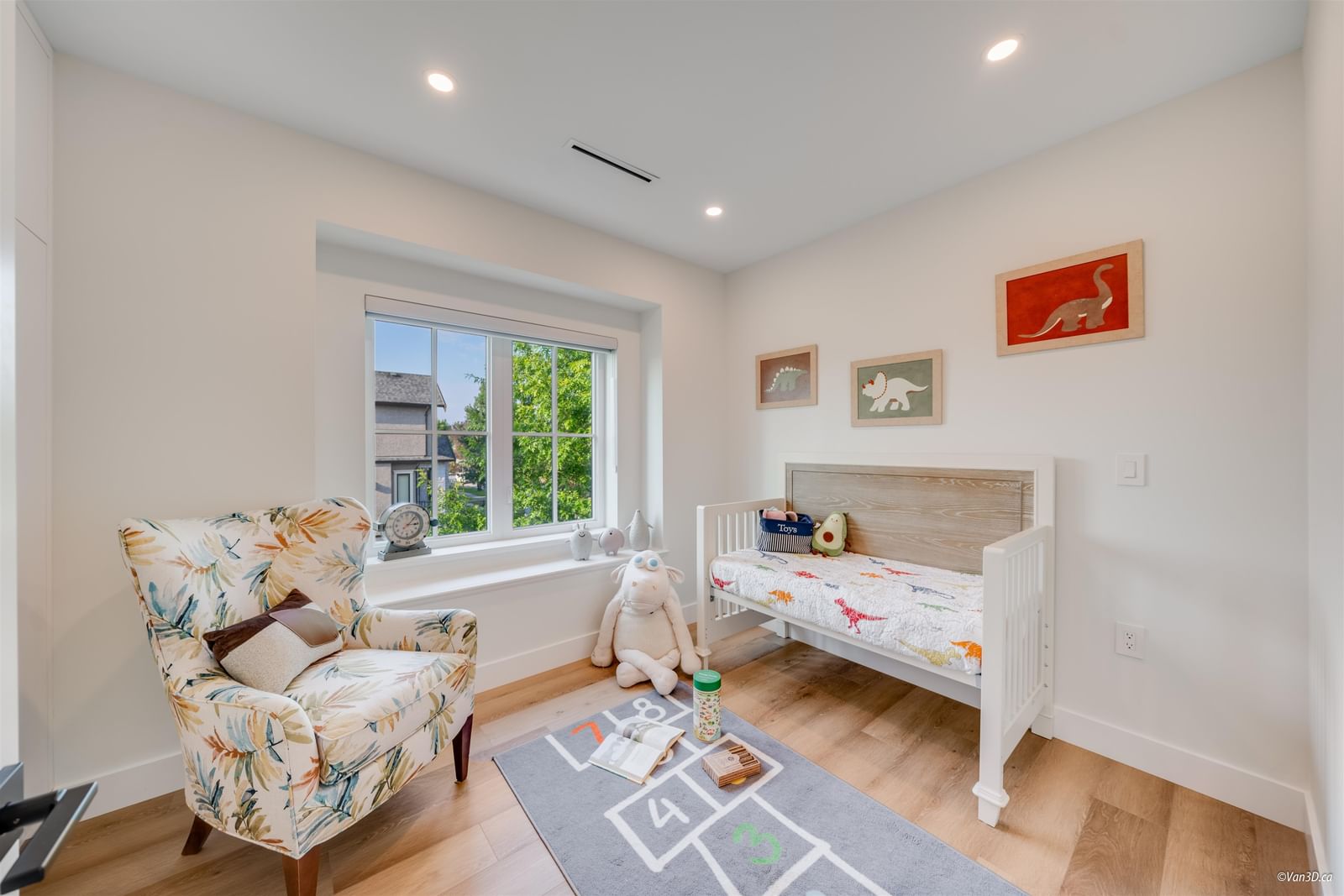 Listing Image 6