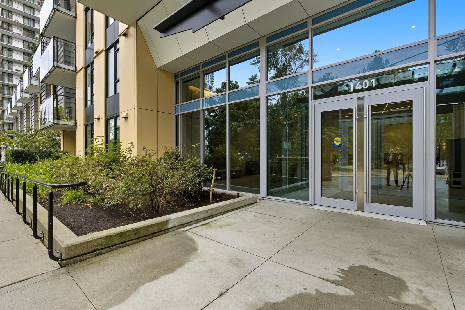 Listing Image 16