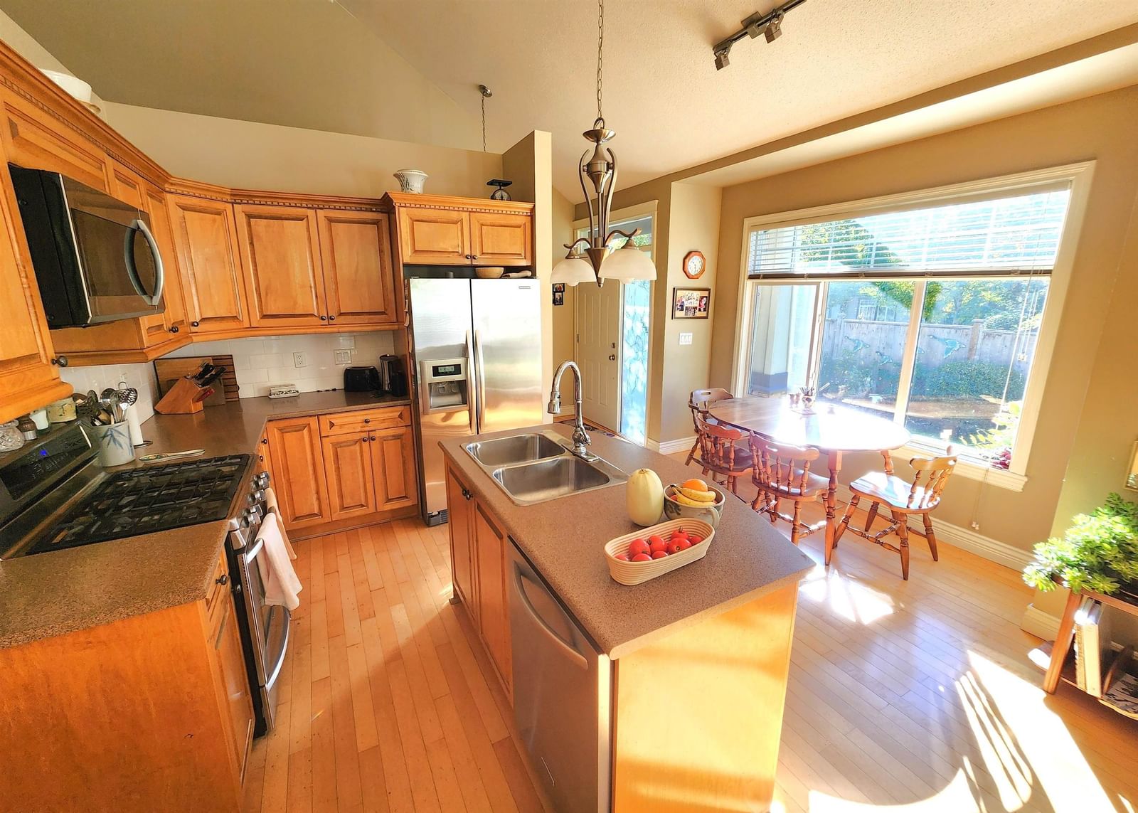 Listing Image 10